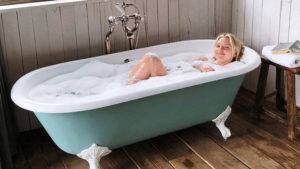 Take Hot Bath To Pamper Skin