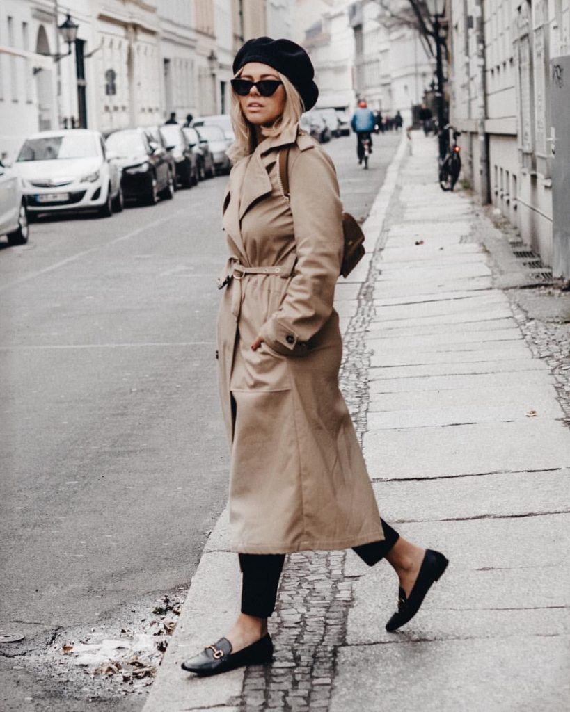 Trench Coat And Beret Brunch Dress Ideas